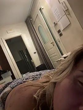 Snapshot of casalinga88 chatting on 11.04.25 casalinga88 online show from 11.04.25