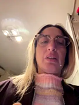 Snapshot of casalinga88 chatting on 12.14.25 casalinga88 online show from 12.14.25