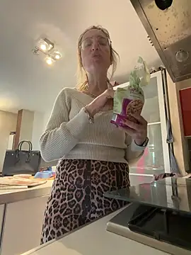 Snapshot of casalinga88 chatting on 02.26.26 casalinga88 online show from 02.26.26