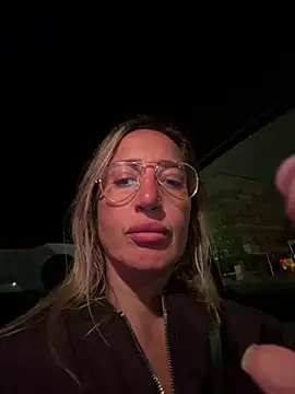 Snapshot of casalinga88 chatting on 04.12.26 casalinga88 online show from 04.12.26