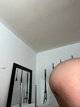 Snapshot of Miacarry chatting on 03.02.26 Miacarry online show from 03.02.26