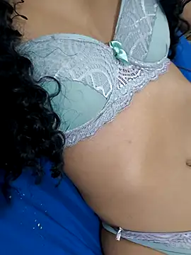 Snapshot of fernandasweet chatting on 09.10.25 fernandasweet online show from 09.10.25