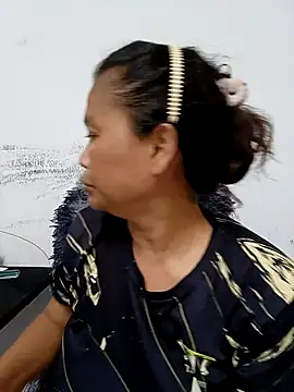 Snapshot of Fon_Bigboobs chatting on 11.27.25 Fon Bigboobs online show from 11.27.25