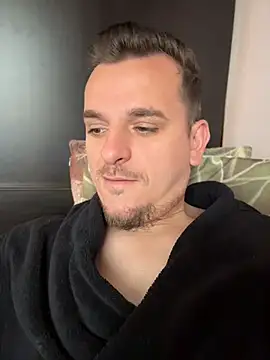Snapshot of Huge_cock22cm chatting on 06.12.26 Huge cock22cm online show from 06.12.26