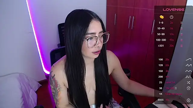 Snapshot of megan_bluee23 chatting on 03.14.25 megan bluee23 online show from 03.14.25