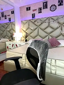 Brenda Garcia online show from 10.15.25