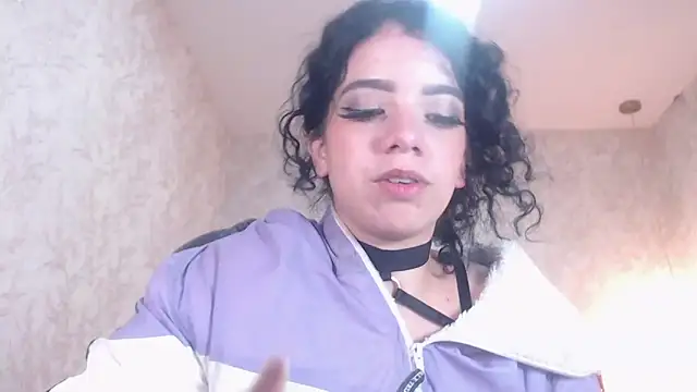 EmmaCowperr online show from 01.13.25