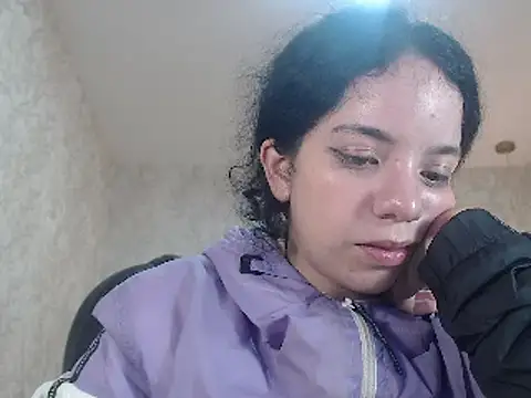 EmmaCowperr online show from 01.16.25