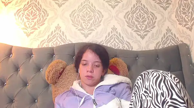 EmmaCowperr online show from 02.27.25