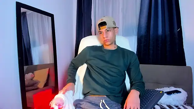 Snapshot of Josep_Davies chatting on 01.27.25 Josep Davies online show from 01.27.25