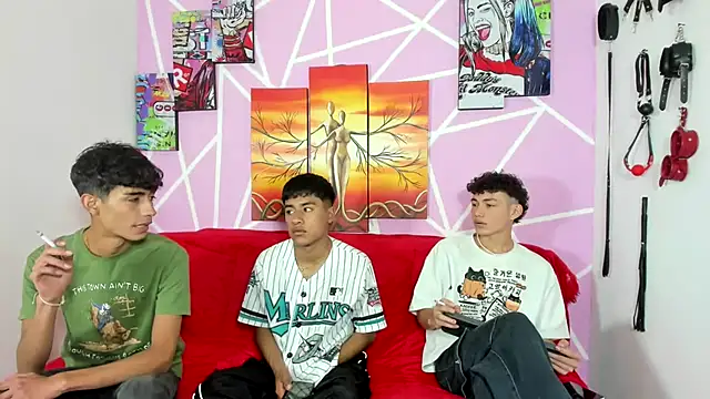 Snapshot of oliverhot2005 chatting on 01.11.25 oliverhot2005 online show from 01.11.25