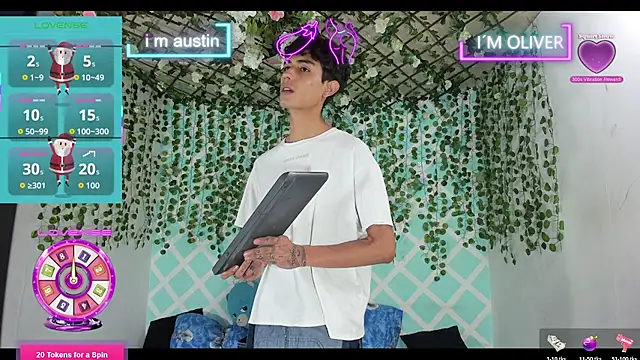 Snapshot of oliverhot2005 chatting on 11.21.25 oliverhot2005 online show from 11.21.25