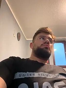 Snapshot of yxssxn24403 chatting on 10.12.25 yxssxn24403 online show from 10.12.25