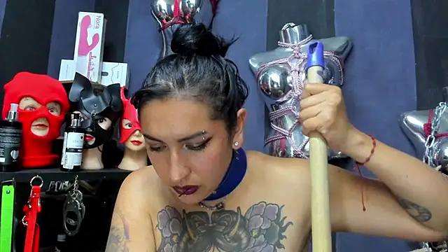 LucyStrike  online show from 03.01.25