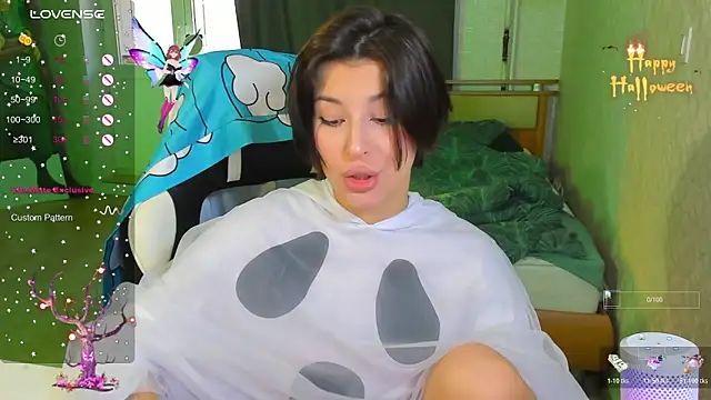 Snapshot of folinskayyya chatting on 10.25.25 folinskayyya online show from 10.25.25