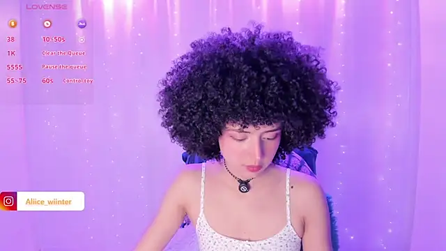 Snapshot of Alice_winter_ chatting on 01.13.25 Alice winter online show from 01.13.25