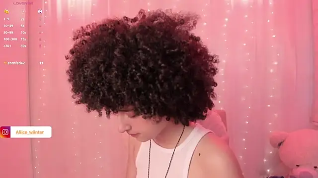 Snapshot of Alice_winter_ chatting on 10.04.25 Alice winter online show from 10.04.25