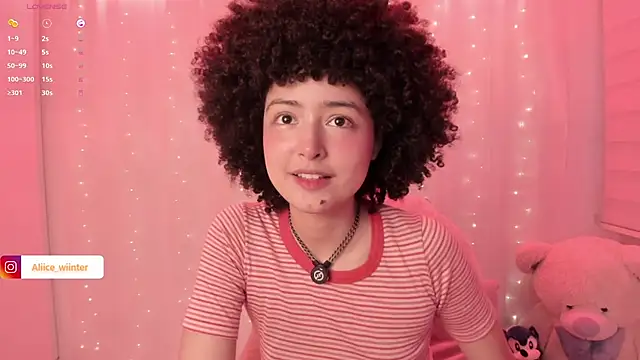 Snapshot of Alice_winter_ chatting on 10.15.25 Alice winter online show from 10.15.25