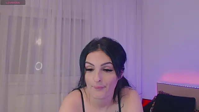 jesselines  online show from 11.18.25