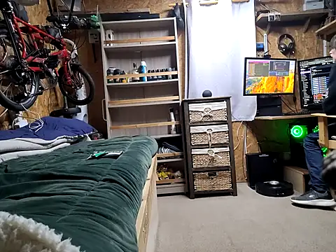 Snapshot of daiwantu chatting on 10.13.25 daiwantu online show from 10.13.25