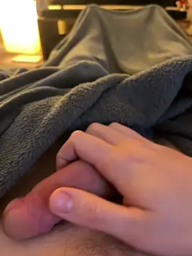 Snapshot of HannesDicks chatting on 12.14.24 HannesDicks online show from 12.14.24