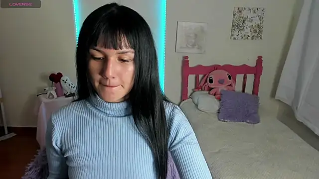 cute roxy online show from 03.05.25