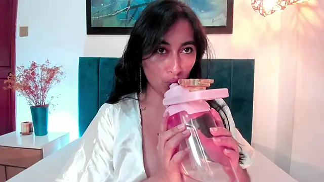 Snapshot of LisaHadwin chatting on 02.20.25 LisaHadwin online show from 02.20.25