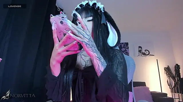 Snapshot of satanbabee chatting on 02.07.26 satanbabee online show from 02.07.26