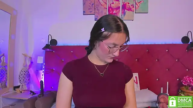 Snapshot of Ruth_harvey_ chatting on 07.17.26 Ruth harvey online show from 07.17.26