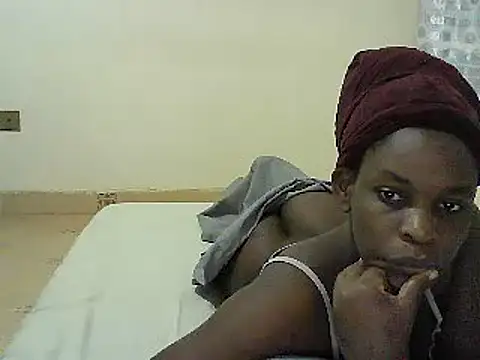 princess-cutie12 online show from 03.21.25