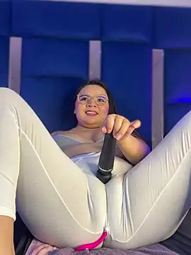 Snapshot of alice_love052 chatting on 03.04.26 alice love052 online show from 03.04.26