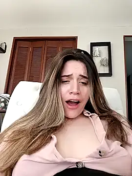 Snapshot of maliciaworld chatting on 02.06.25 maliciaworld online show from 02.06.25