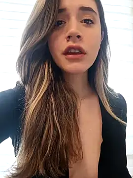 Snapshot of maliciaworld chatting on 02.11.25 maliciaworld online show from 02.11.25