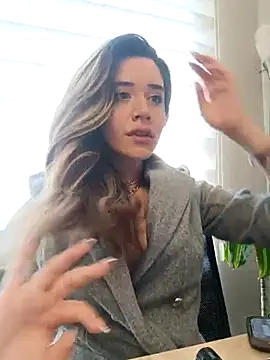 Snapshot of maliciaworld chatting on 02.14.25 maliciaworld online show from 02.14.25