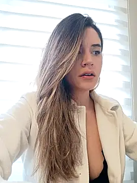 Snapshot of maliciaworld chatting on 02.15.25 maliciaworld online show from 02.15.25