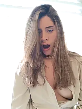 Snapshot of maliciaworld chatting on 03.08.25 maliciaworld online show from 03.08.25