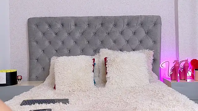 Snapshot of ValeryRossell chatting on 12.03.24 ValeryRossell online show from 12.03.24