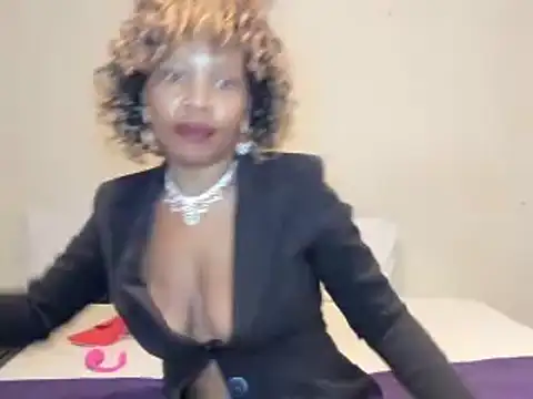 AfricanSquirtingQueen online show from 05.18.26