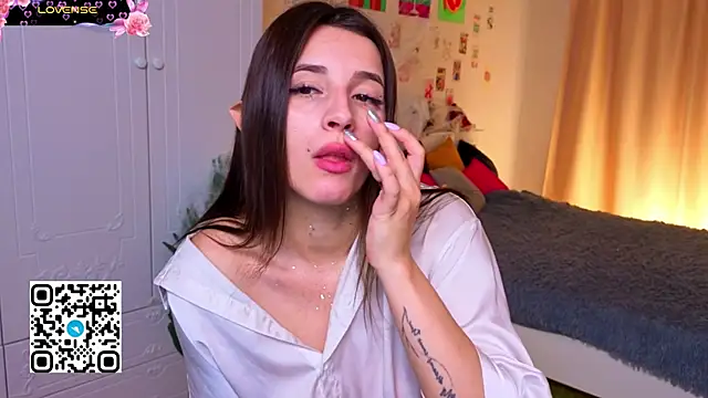 Snapshot of melissaf0rst chatting on 10.30.25 melissaf0rst online show from 10.30.25