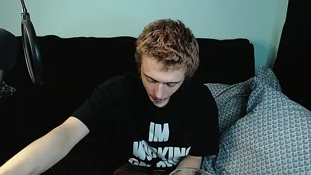 Snapshot of axxxturel chatting on 12.02.24 axxxturel online show from 12.02.24