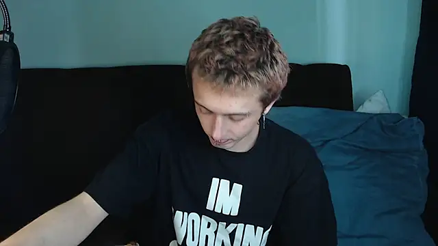 Snapshot of axxxturel chatting on 12.10.24 axxxturel online show from 12.10.24