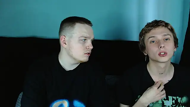 Snapshot of axxxturel chatting on 01.06.25 axxxturel online show from 01.06.25