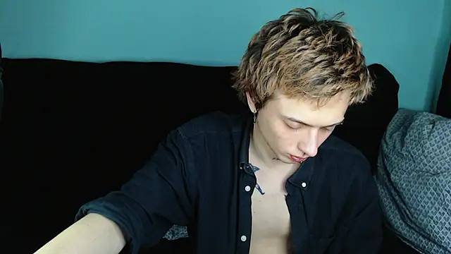 Snapshot of axxxturel chatting on 01.10.25 axxxturel online show from 01.10.25