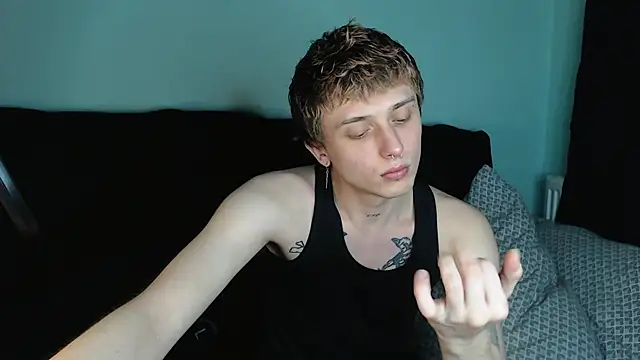 Snapshot of axxxturel chatting on 02.09.25 axxxturel online show from 02.09.25