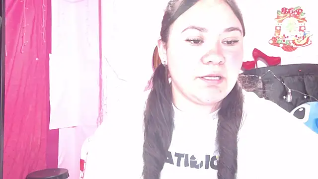 NikkiRous  online show from 02.24.25