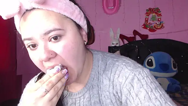 NikkiRous  online show from 02.26.25