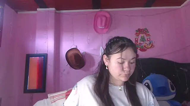 NikkiRous  online show from 09.09.25