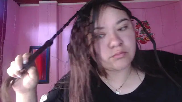 NikkiRous  online show from 09.23.25