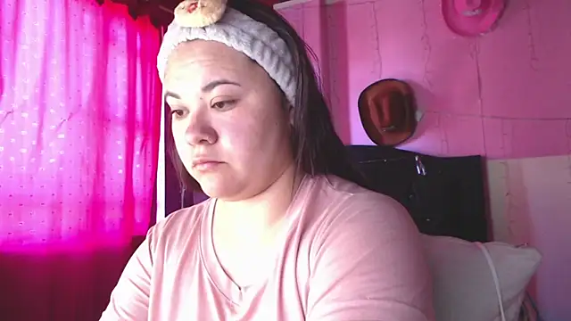 NikkiRous  online show from 02.28.26