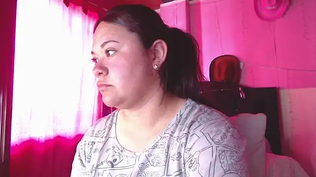 NikkiRous  online show from 03.26.26